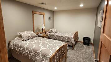 3 bedrooms, travel crib, free WiFi, bed sheets