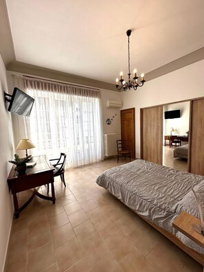 3 bedrooms, iron/ironing board, free WiFi, bed sheets
