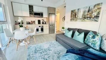 Premium Suite | In-room dining