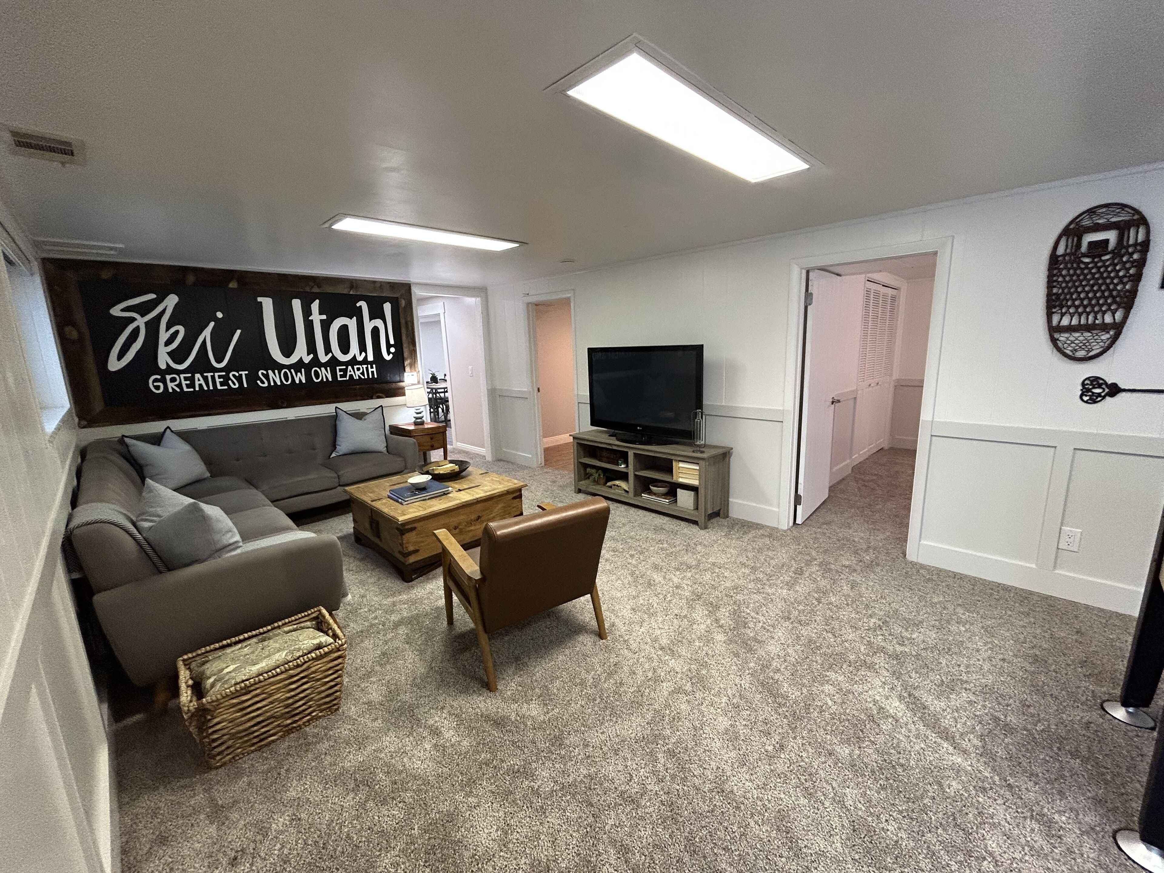 Smart TV, fireplace, foosball, books