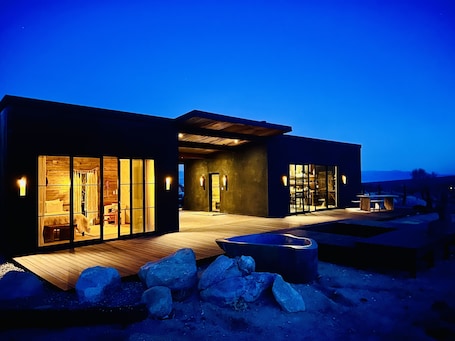 Terrace/patio. The LONEWEST Retreat in the Eastern Mountain Sierras