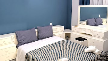 2 chambres, fer et planche à repasser, Wi-Fi, draps fournis