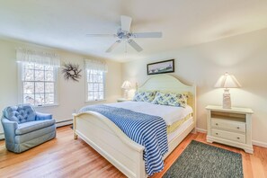 4 bedrooms, iron/ironing board, WiFi, bed sheets
