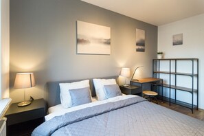 3 室のベッドルーム、アイロン / アイロン台、WiFi、ベッドシーツ