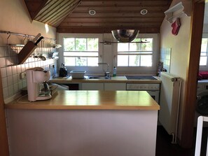 Microwave, stovetop - Ferienwohnung Tammen, Westoverledingen/ostfriesaland in Ruhiger Lage (Westoverledingen)