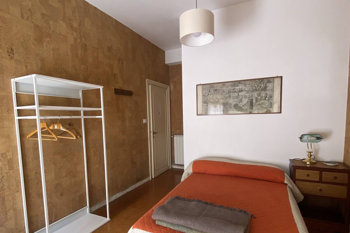 Standard Room | WiFi (free), bed sheets