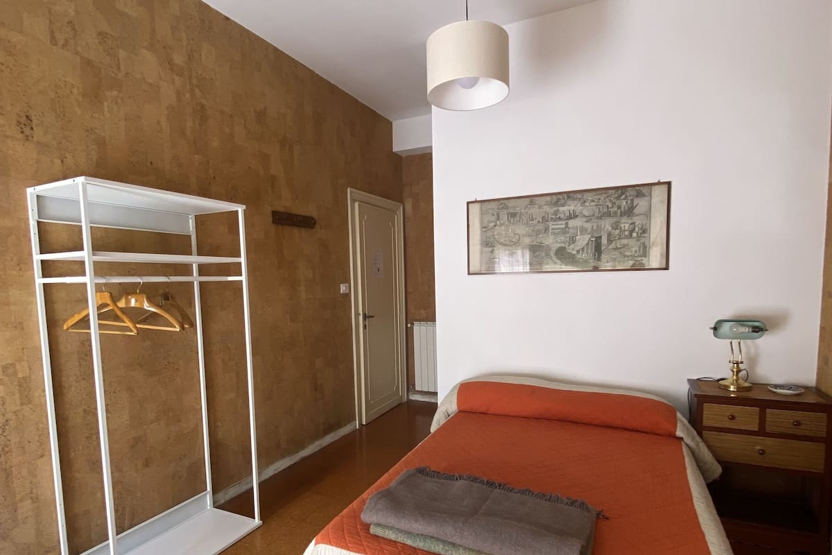 Standard Room | Free WiFi, bed sheets