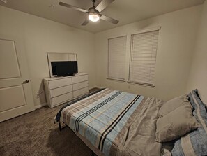 1 habitación, escritorio, wifi y ropa de cama 