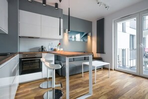 Private kitchen - Modern and comfortable with a bedroom (Kraków)