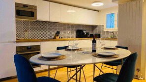 Private kitchen - Spacieux Duplex de 70m2 Entièrement Équipé à Oberkampf (Paris)
