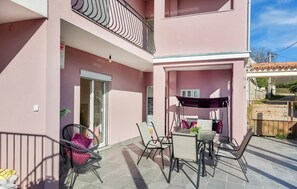 Outdoor dining - Amazing home in Labin with kitchen (Labin)
