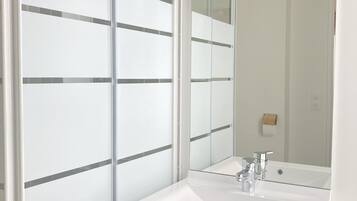 Shower, towels, soap, shampoo