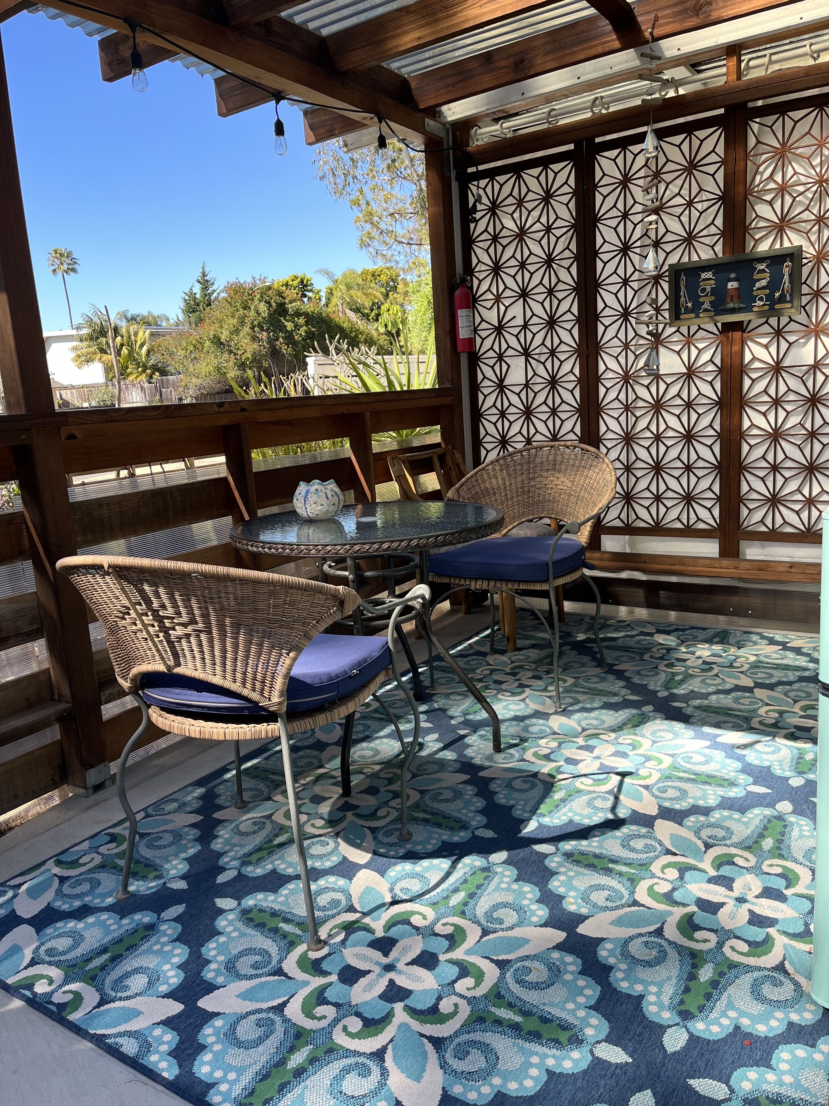 Cozy Captain Studio, private deck and sunset