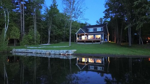 Brand new, 4 bedroom all-season cottage on Green River.