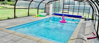 Maison spacieuse avec piscine