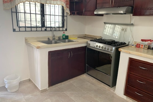 Full-size fridge, oven, toaster, blender