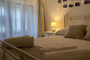 1 chambre, bureau, fer et planche à repasser, Wi-Fi gratuit