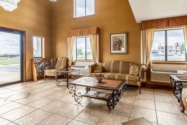 Living area - Rodeway Inn Santa Rosa, NM (Santa Rosa)