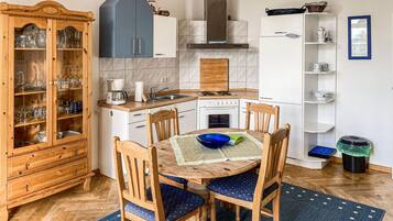 Kühlschrank, Herdplatte, Geschirrspüler