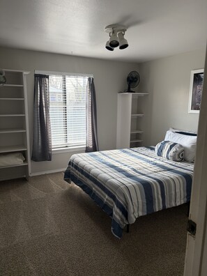 2 Schlafzimmer, Bügeleisen/Bügelbrett, WLAN, Bettwäsche