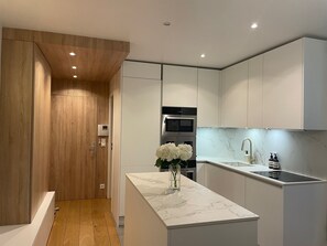 Mikrowelle, Ofen, Geschirrspüler