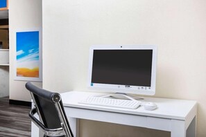 Interior - Days Inn by Wyndham Macon I-75 North (Macon)