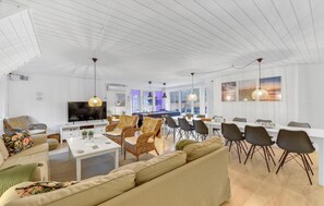 TV, peis og DVD-spiller