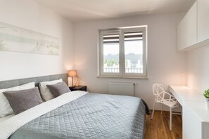 1 slaapkamer, een strijkplank/strijkijzer, wifi, beddengoed