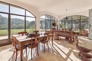 Dining - Centre Ville à Pied Dans une Authentique Bastide Xviieme Rénovée (Aix en Provence)
