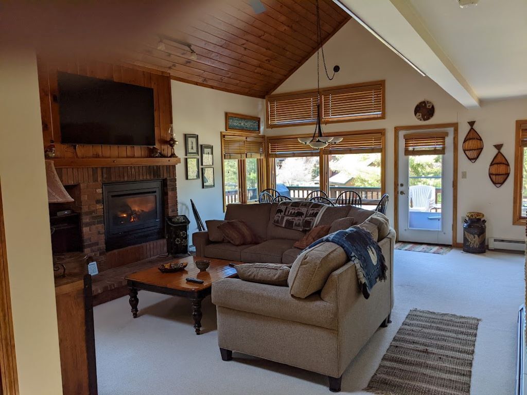 Exceptional Three Bedroom home at Deer Park Resort in Lincoln/North Woodstock