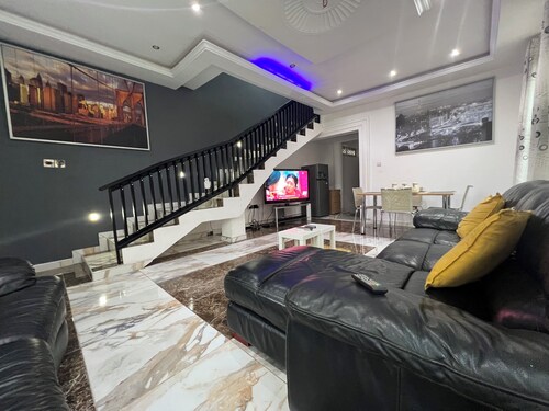 Dworth Lodge, East Legon Hills By The Malcom Mall ( 3 Bed House)