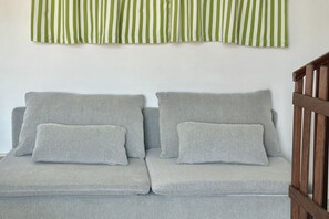 Interior - M386 - Marcelli, three-room apartment with garden and sea view (Marcelli)