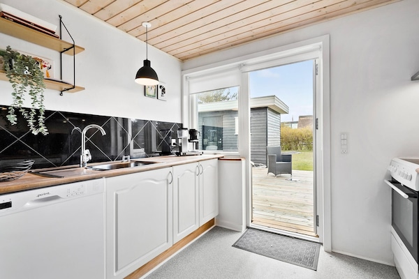 Réfrigérateur, plaque de cuisson, lave-vaisselle, cafetière/bouilloire