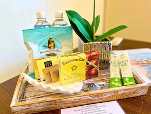 A tray with Hawaiian Paradise coffee, Hawaiian Sun macadamia nuts, USDA organic sugar, and ECO laundry powder. - Parking Included Upgraded w King Bed Marine Surf Waikiki (Honolulu)