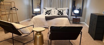 Serene lakefront Studio Apartment