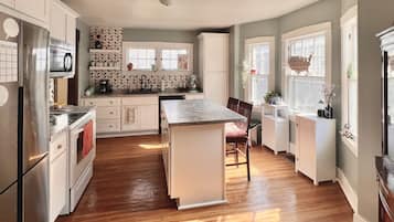 Mikrobølgeovn, ovn, kogeplade, opvaskemaskine