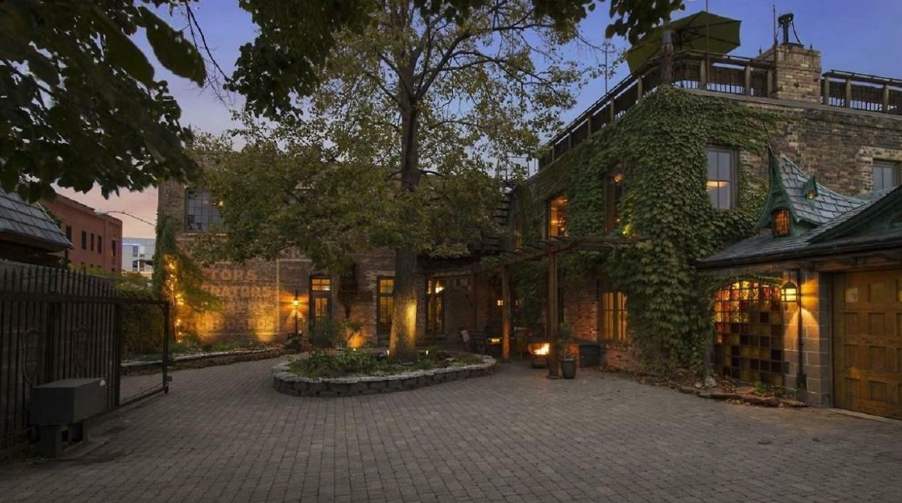 Luxury Historic Home Next to US Bank Stadium. Private Courtyard + Rooftop.