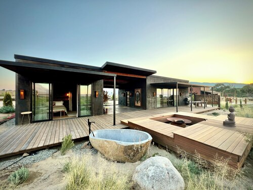 The LoneEast 
An Eastern Sierra wilderness retreat