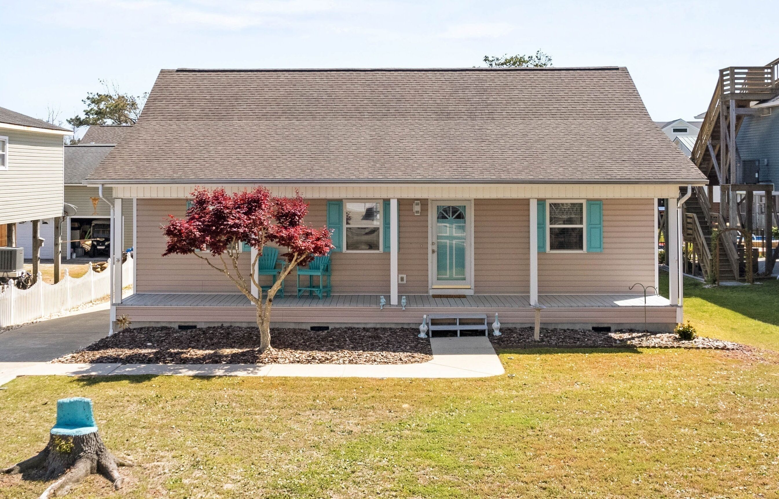 Tranquil Breeze is a 5 min walk to the beach and full of amenities!