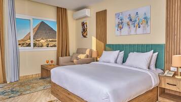 Kahden hengen deluxe-huone | Tallelokero huoneessa, työpöytä, pimennysverhot, ilmainen Wi-Fi