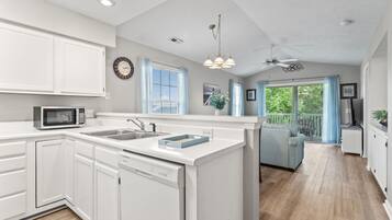 Frigorífic, microones, forn i placa de cuina