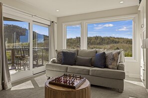 Een smart-tv en een open haard