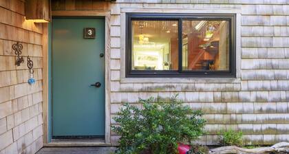 Beachfront Retreat | Steps to Sand | Remodeled | Sleeps 7