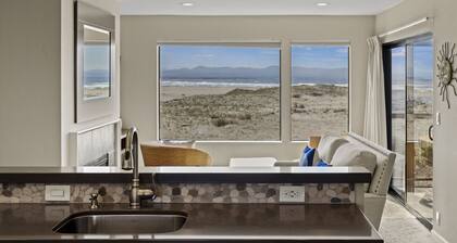 Beach Condo: Pelican 78