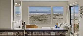 Beach Condo: Pelican 78