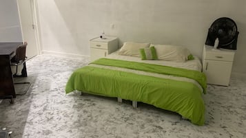 1 bedroom, bed sheets