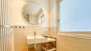Shower, hair dryer, towels - Flow - Haus Alice - Flow (Sylt)