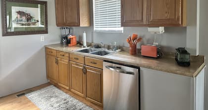 NEW! Tracks & Trails Cottage - 3 min from Hwy I-40