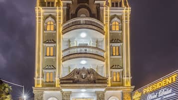 Facciata della struttura