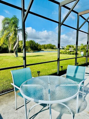 屋外ダイニングエリア